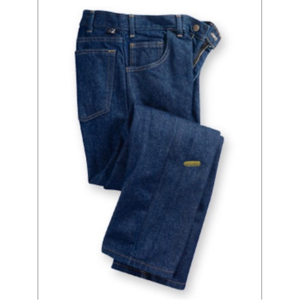 ARAMARK JEANS!!  Denim‎ blue jeans. Wear guard. W-42. L-32. R-14